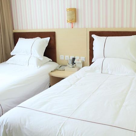 Super 8 Hotel Chengdu Airport Branch Buitenkant foto